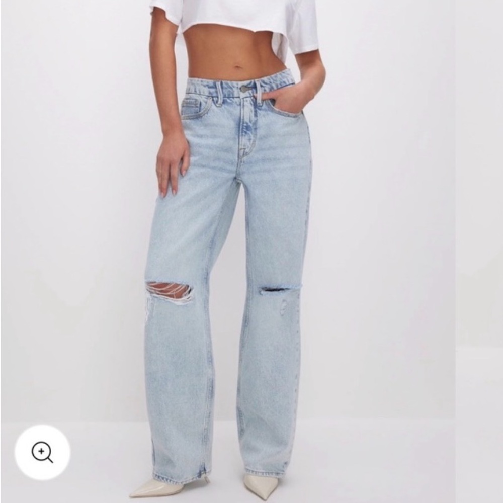 Good American 90’s relaxed Light Blue  Jeans 2/26